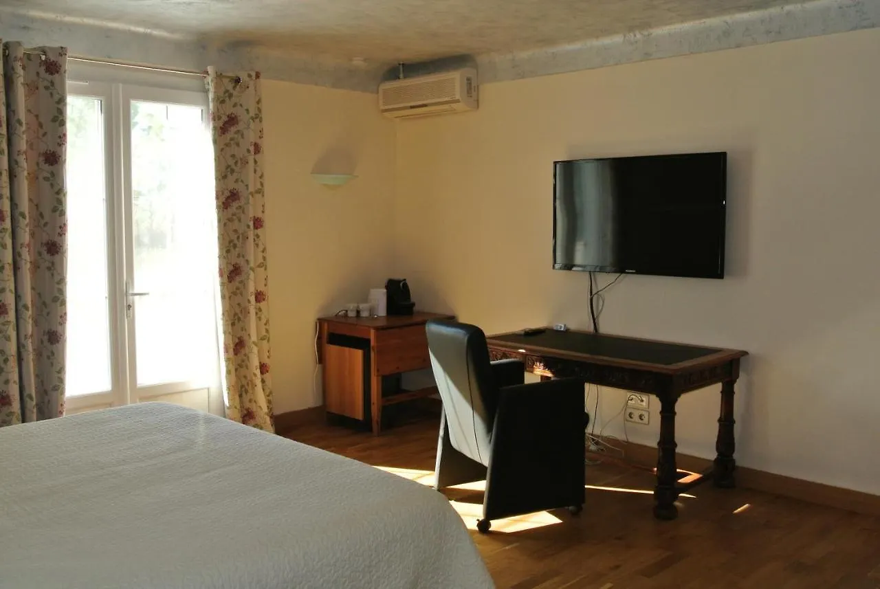 Bed and Breakfast Grand Tamaris Hosting Arles 2*,