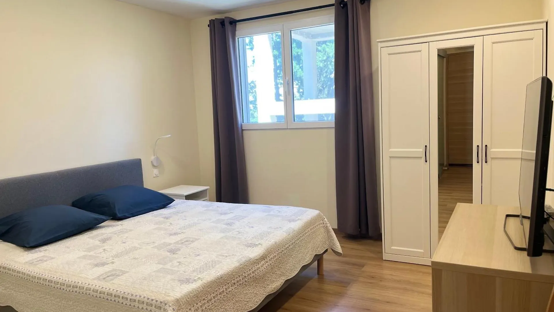 Bed and Breakfast Grand Tamaris Hosting Arles 2*,  Francie